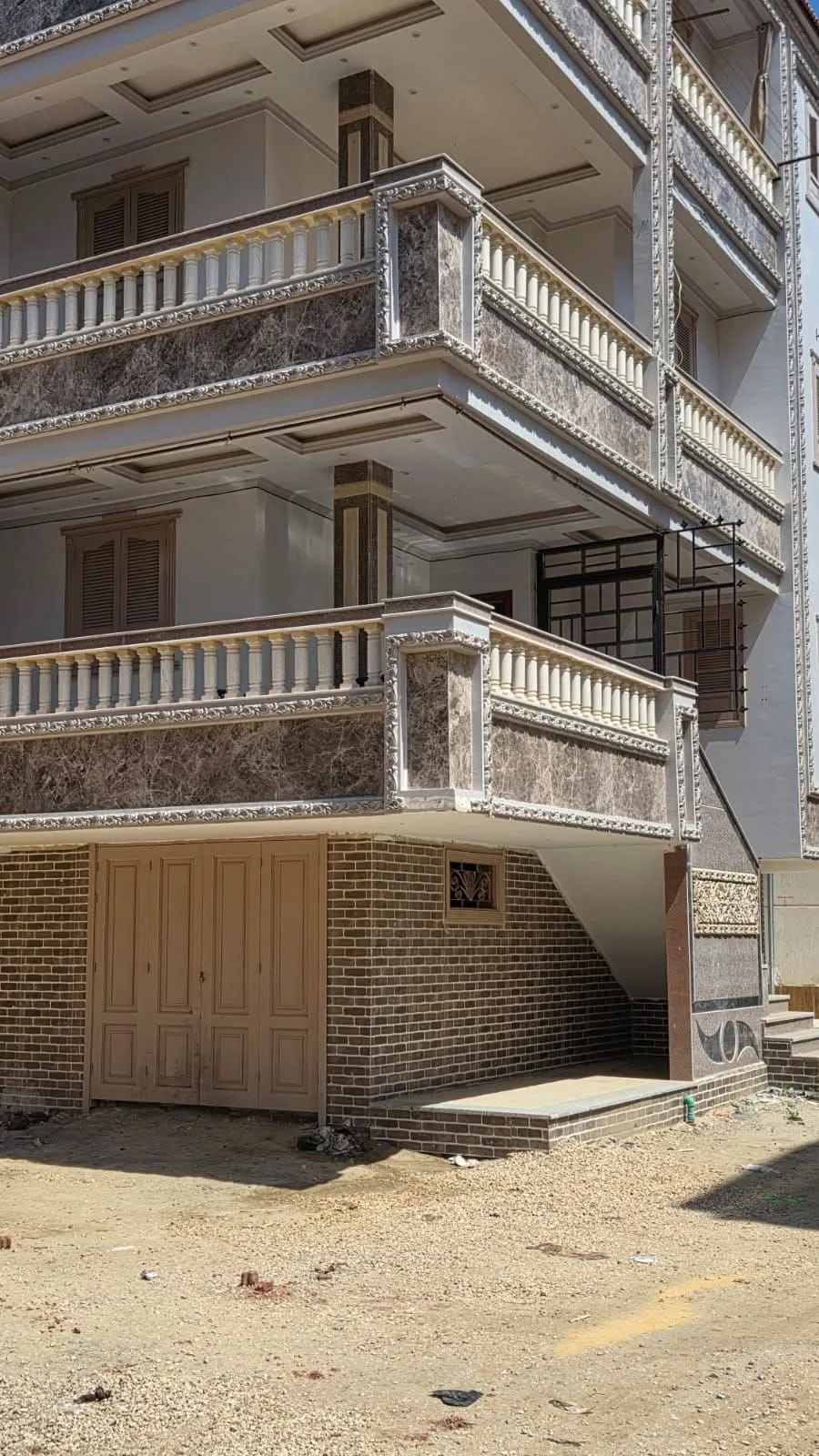 جراج ناصية للبيع تم تنزيل السعر راس البر