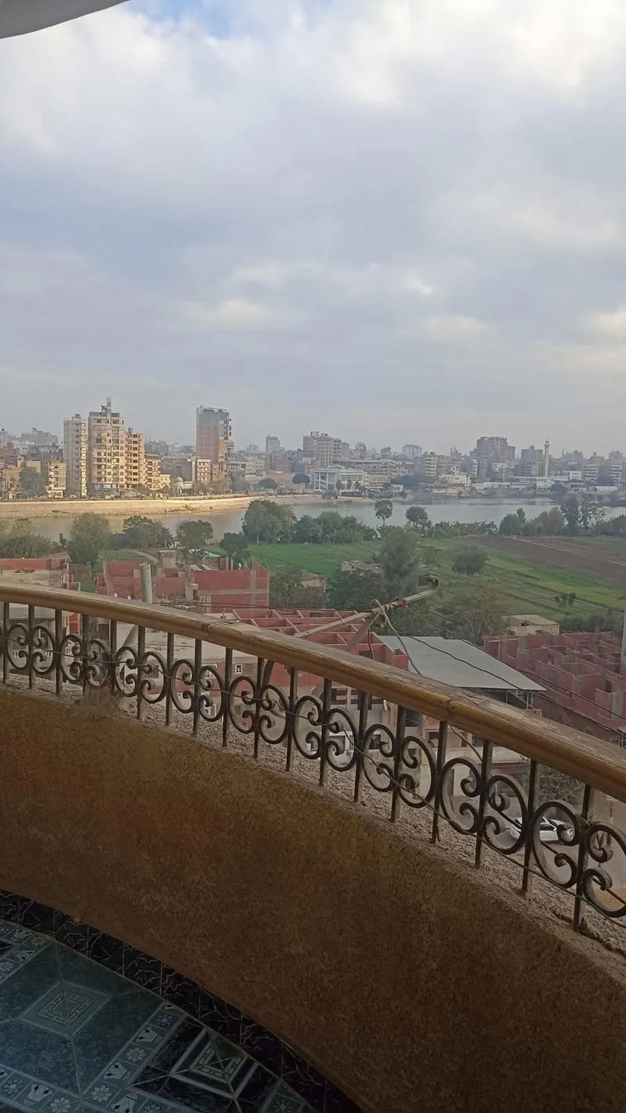 شقه رخصه للبيع ف اول بطا بعد القاعات