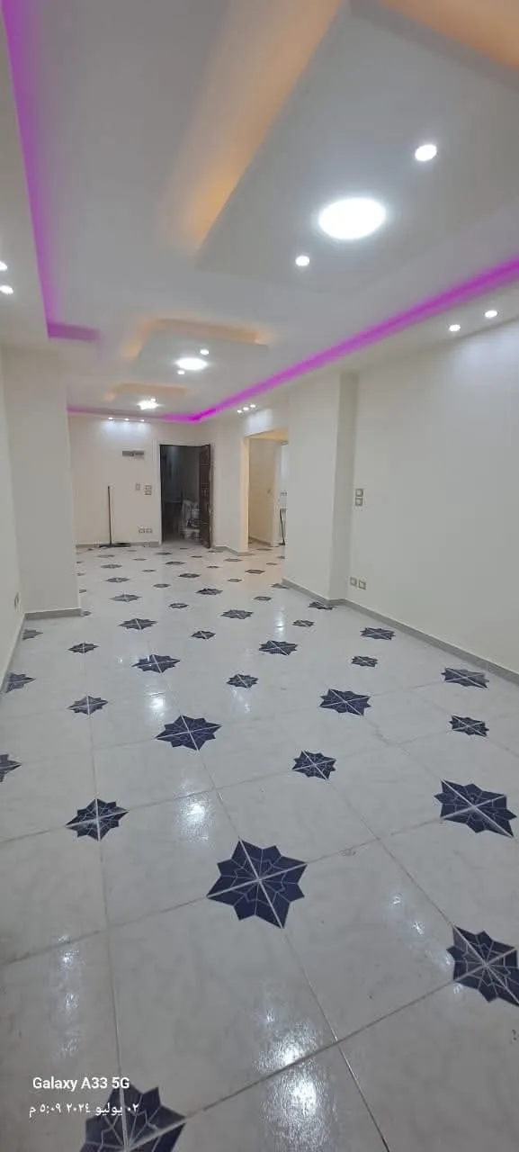 شقه مميزه لعشاق الاستثمار والبحر للبيع في العصافرة بحري خلف