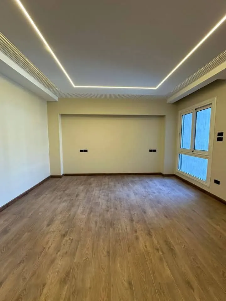 خصم مليون جنيه حصري شقه للبيع بصواري مساحتها 150 م