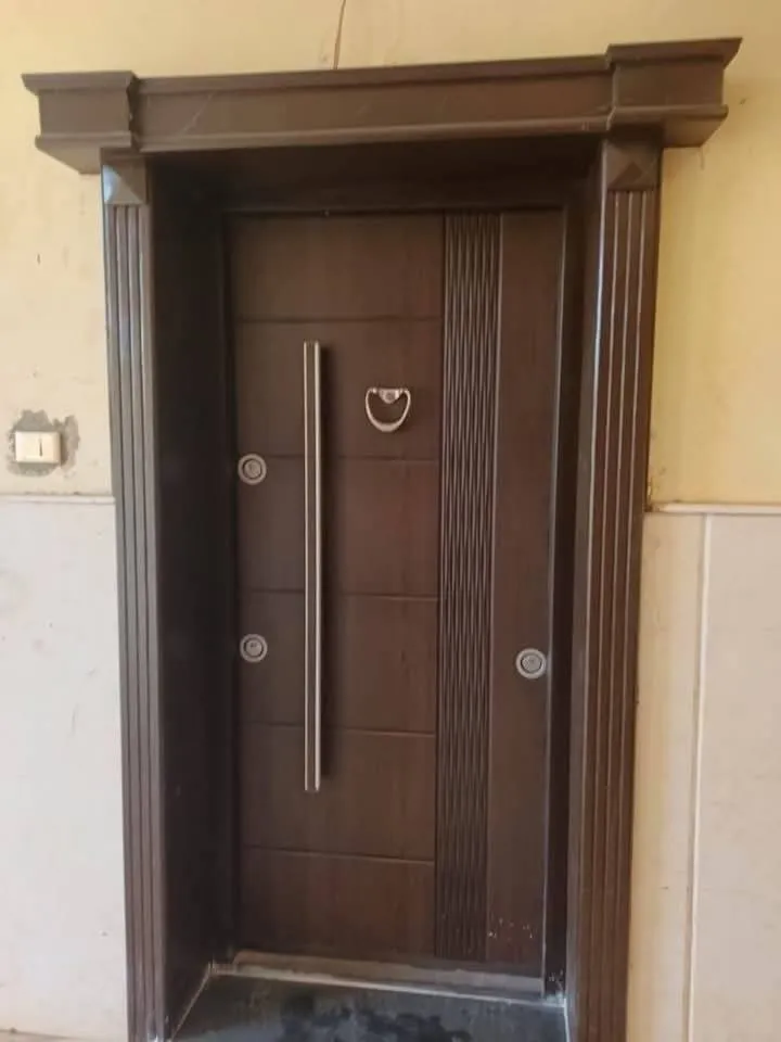 شقه للايجار في العبور الحي السابع قريبه من مدرسه الكونتننتال