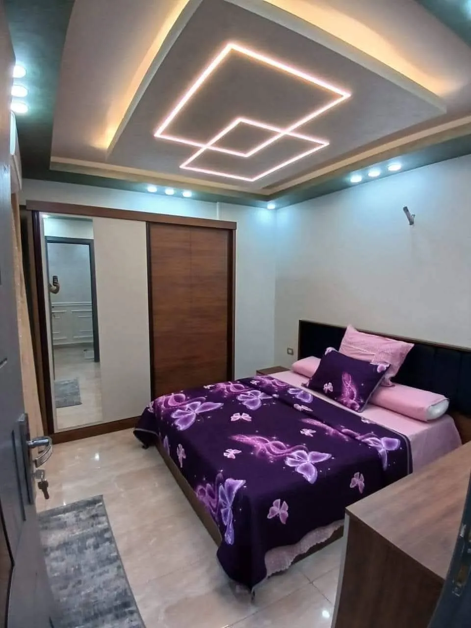 فرصه بسعر لقطه متاحه اليوم شقه مفروشه بالمهندسين