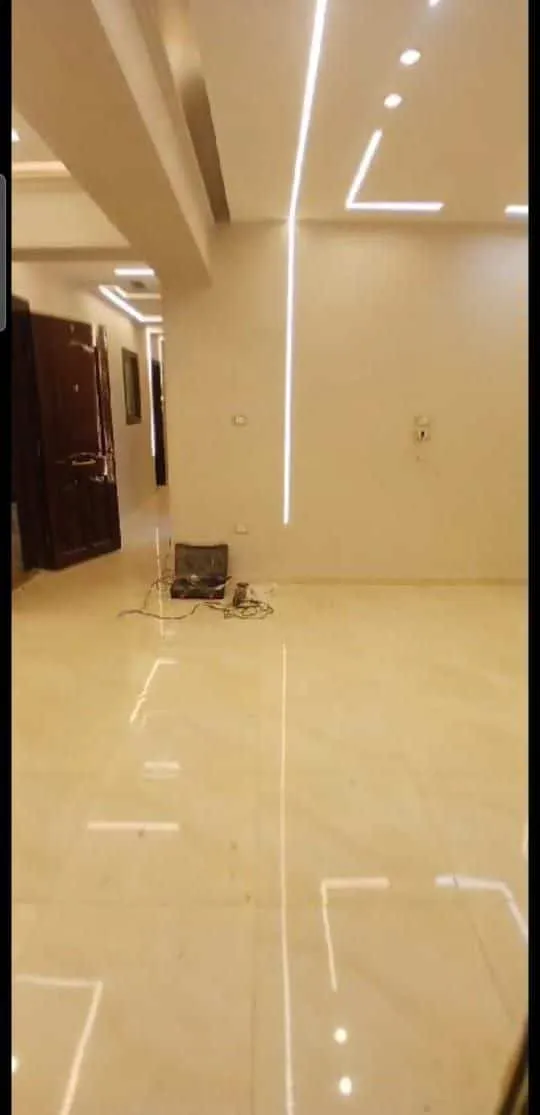 شقه روعة وبسعر لقطه