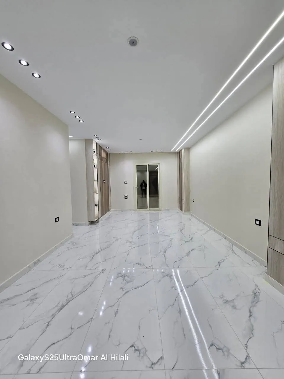 شقة بحري ببلكونه خطوات لشارع الجيش الرئيسي بالمهندسين