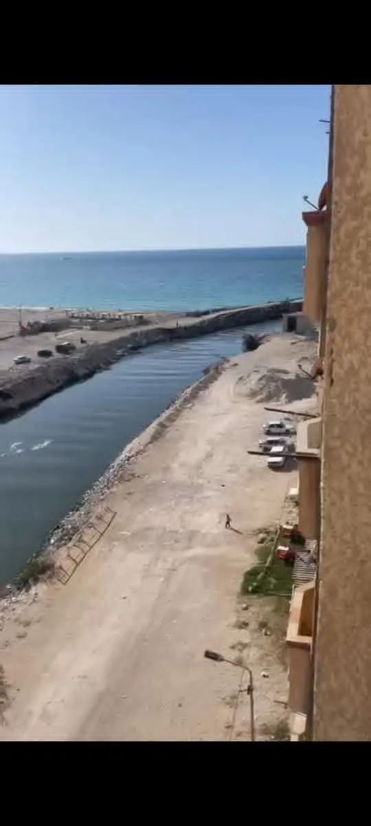 شقة 80 متر جاهزة للسكن فورًاتشطيب نضيف بمصر الجديدة