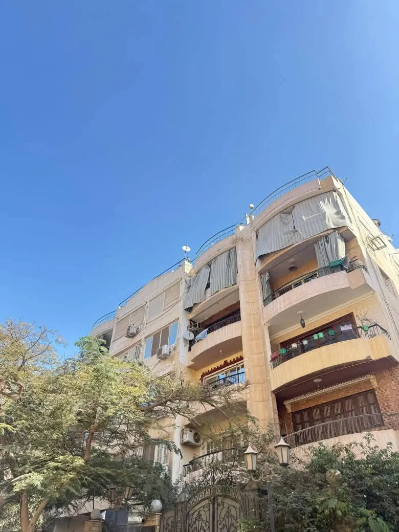 Apartment For Sale in Hadayek Al Ahram