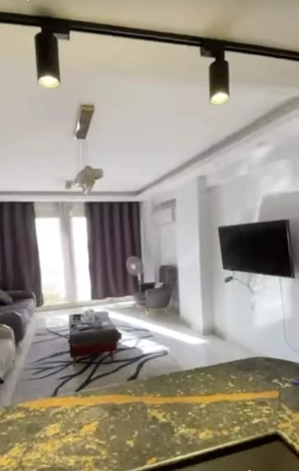 للبيع شقة صف اول علي كورنيش النيل حدايق حلوان