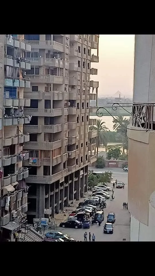 شقة للبيع فشارع جانبي من مدخل الدواجن الرئيسي
