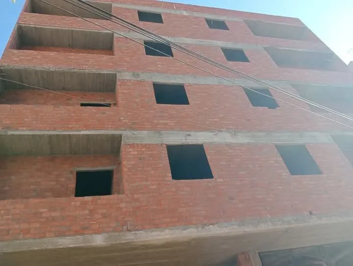 عماره للبيع في المعلمين الجديده 8 شقق وتلات محلات