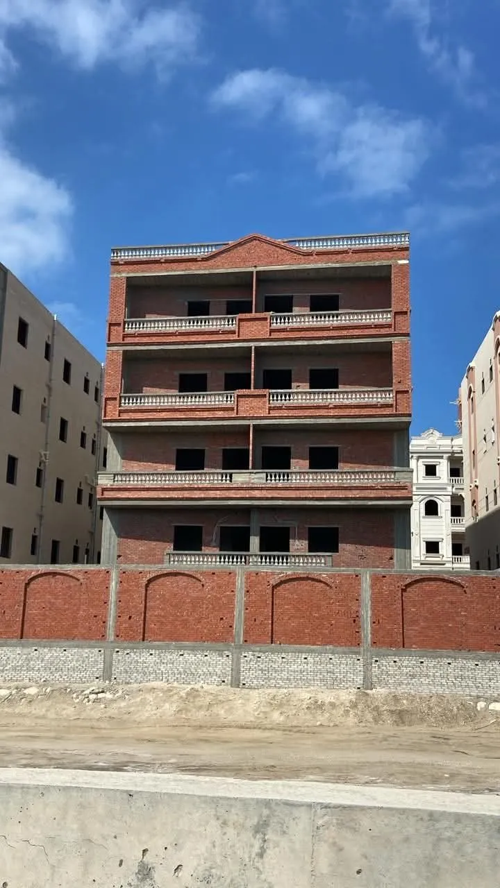 شقةغرب حورس أول مطل دولى الدور أول علوى المنصورةالجديده