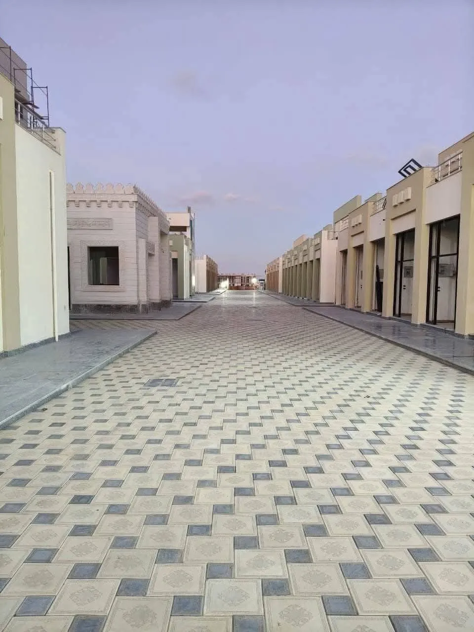 امتلك محلك وابدأ مشروعك فروااا✅ببرج العرب