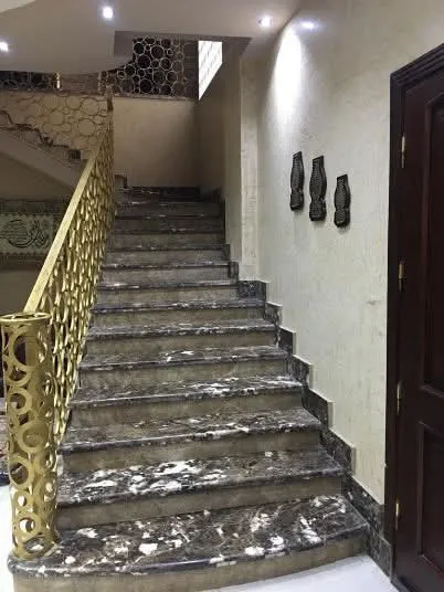 للبيع شقة دوبلكس مساحة 210متر بتقسيم الحقوقيين اسيوط