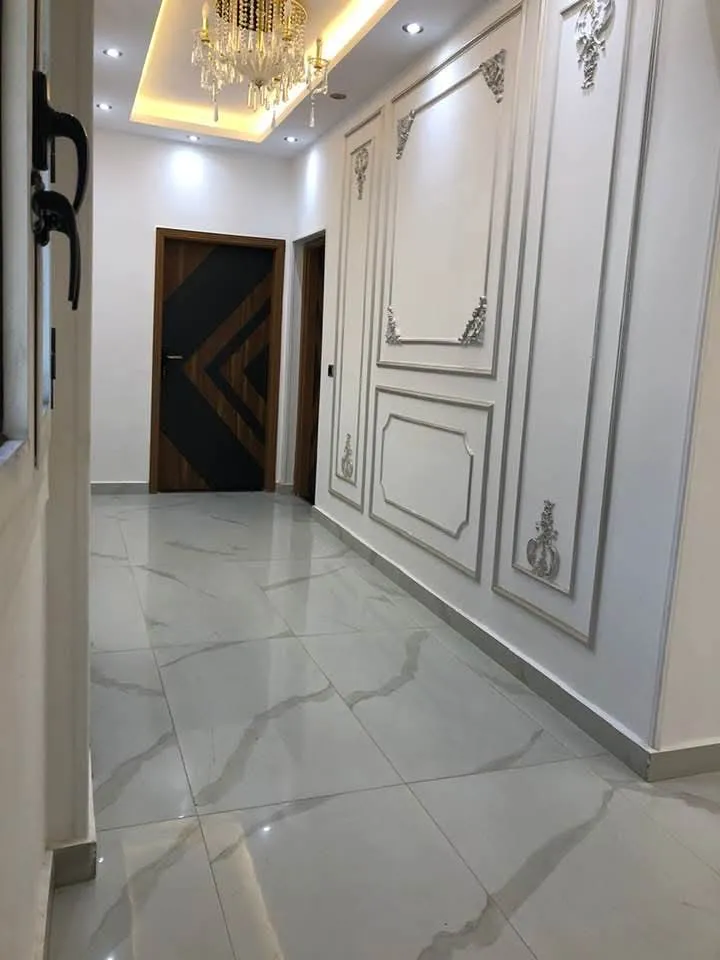 شقةللبيع النرجس ٣ فيلات قريبه من التسعين الجنوبي