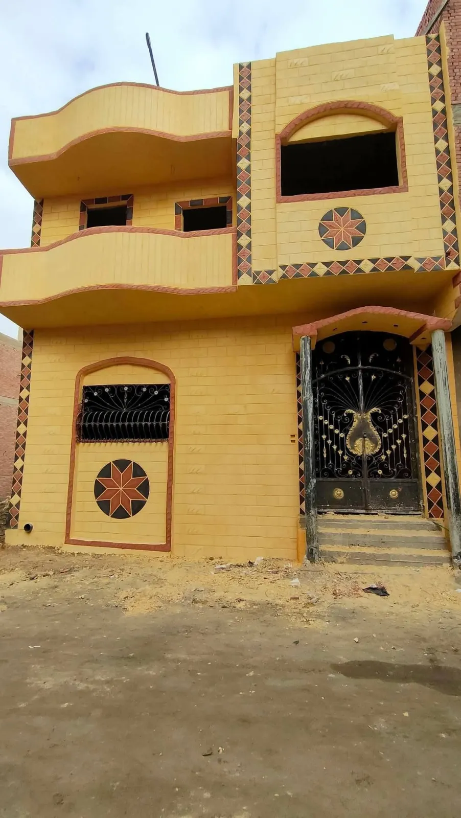 منزل للبيع 130م ع الطوب الاحمرالعنوان قريه نزله الاشطر ابوالنمرس